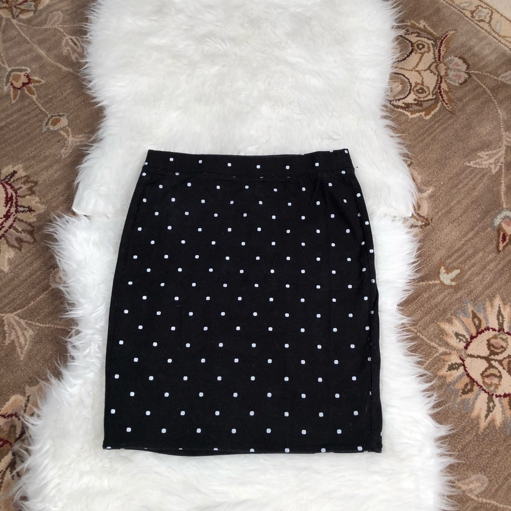 Adorable form fitting old navy skirt
